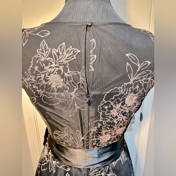 Laura Cocktail Dress Black with Rose Gold Glitter Size 10 - Picture 5 of 9